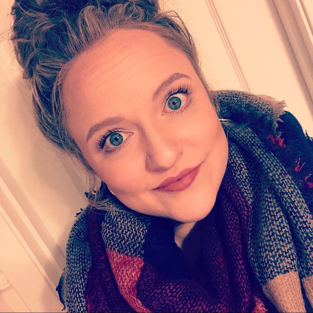 Meet your Posher, Ashley